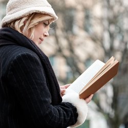 „Very demure, very mindful“: Das steckt hinter dem TikTok-Trend!