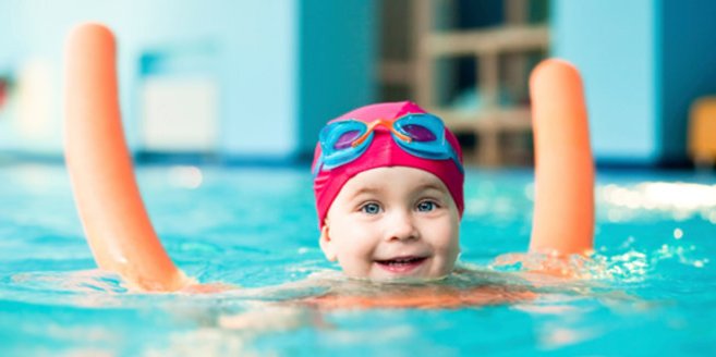 Schwimmen lernen kann richtig viel Spaß machen. Schwimmen lernen kann richtig viel Spaß machen.