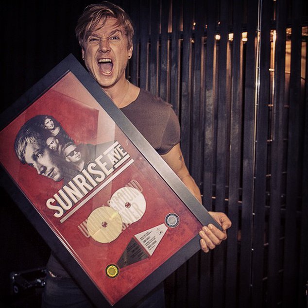 Samu Haber erhält zwei neue Schallplatten Samu Haber erhält zwei neue Schallplatten