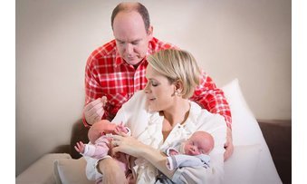 Charlène von Monaco und Albert zeigen ihre Babys Charlène von Monaco und Albert zeigen ihre Babys