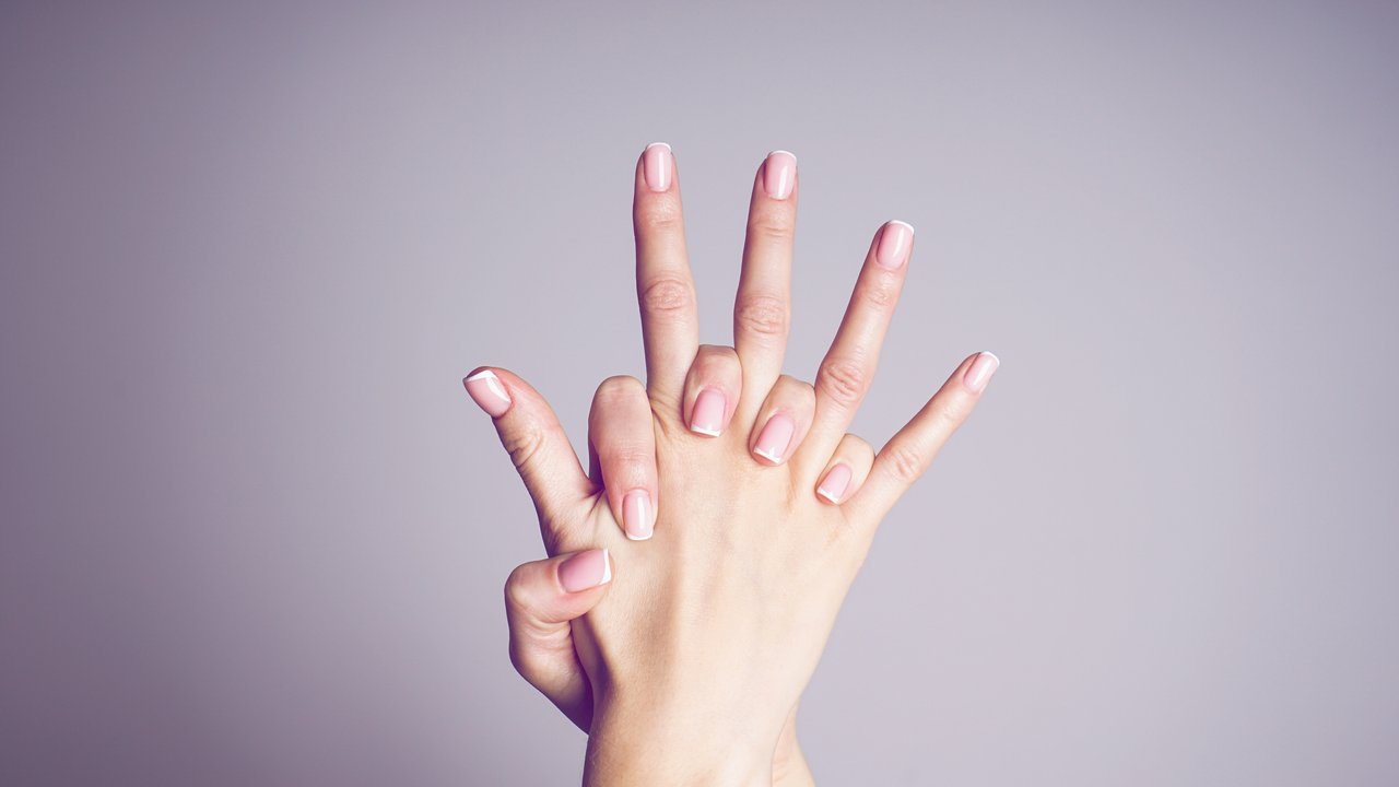 French Manicure: Wir zeigen dir, wie du French Nails selber machen kannst