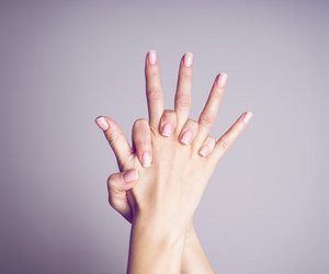 French Manicure: So kannst du French Nails in 6 Schritten selber machen