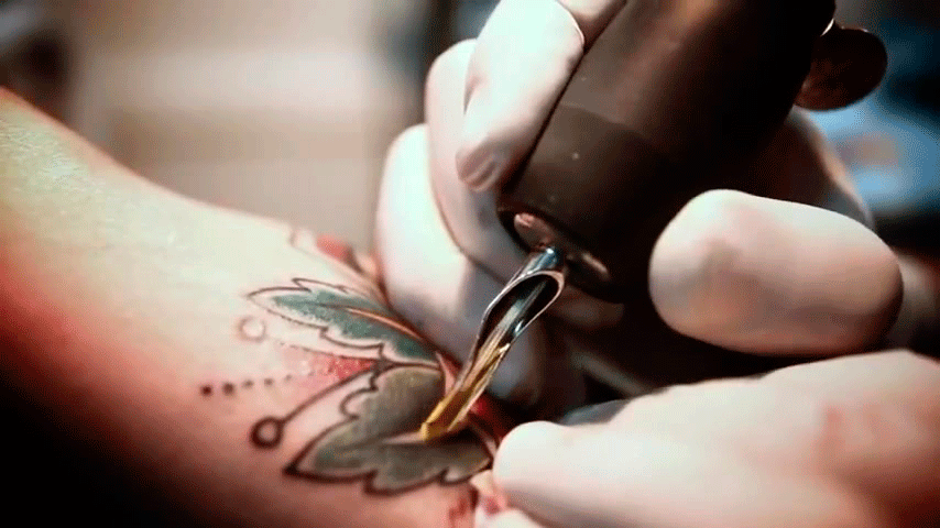 Tätowierer Tattoos nicht mehr stechen