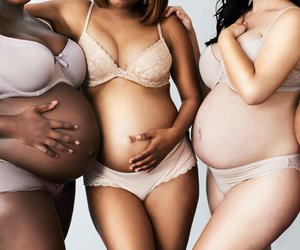 Frauen zeigen, wie unterschiedlich Babybäuche aussehen