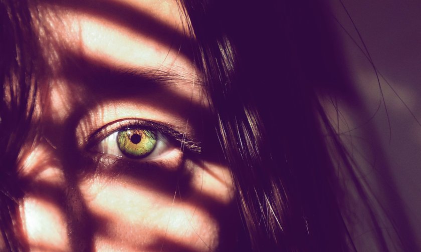 Häufiges Blinzeln Psychologie