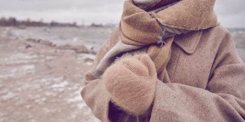 „Leichenfinger“ bei Kälte: Was ist das Raynaud-Syndrom?