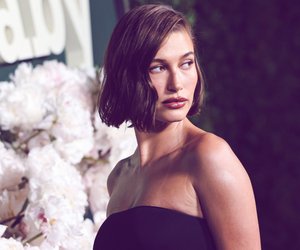 „Midnight Mantra“-Nails: Hailey Bieber trägt den schönsten Nagellack für den Herbst