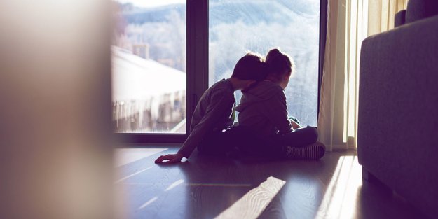 People Pleaser? So erkennst du, ob du als Kind zu viel Verantwortung übernehmen musstest