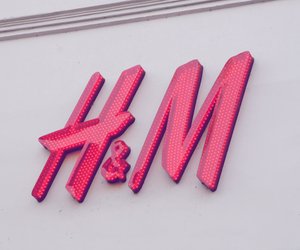 H&M Sale: Beliebte Trendhose jetzt unschlagbar günstig!