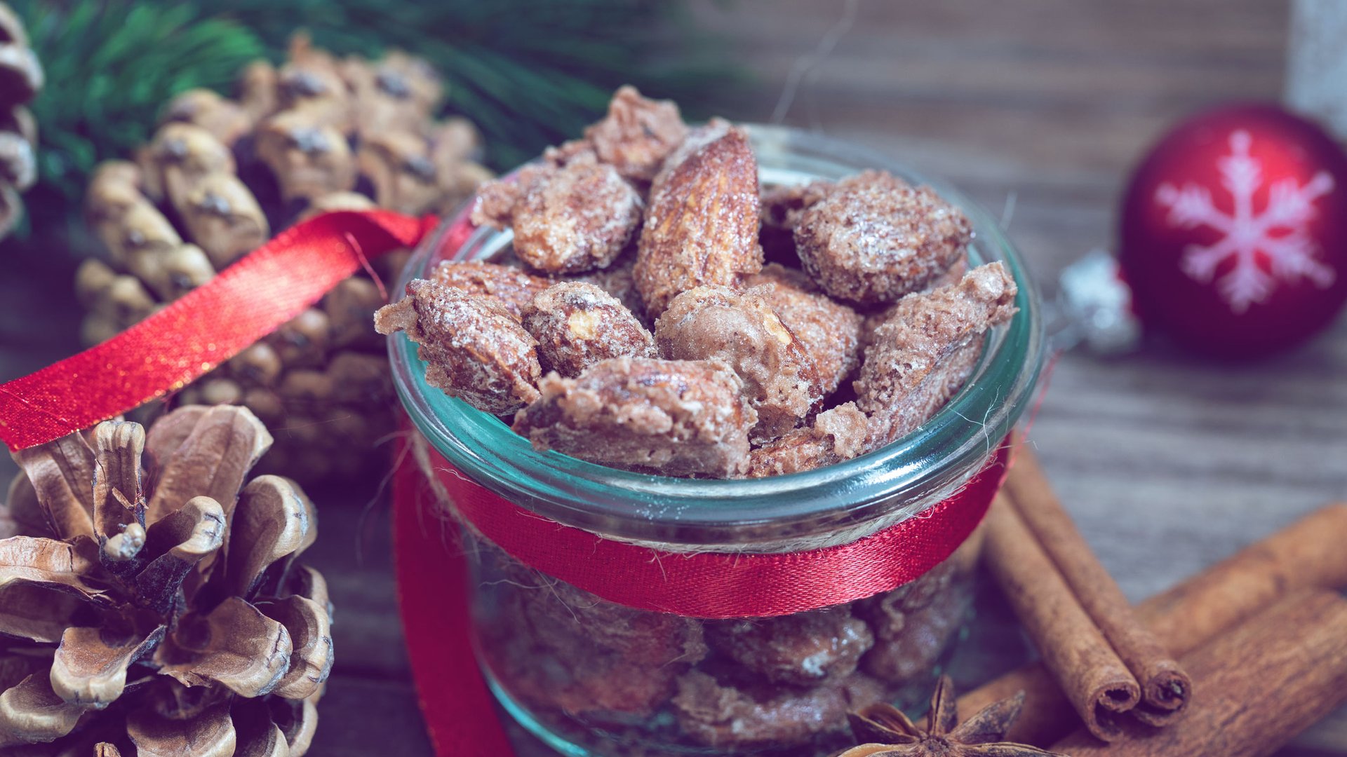 Mit-diesem-genialen-Rezept-gelingen-dir-gebrannte-Mandeln-aus-der-Mikrowelle-in-wenigen-Minuten