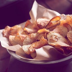 Der perfekte Snack aus Resten: Kartoffelschalen-Chips aus dem Airfryer