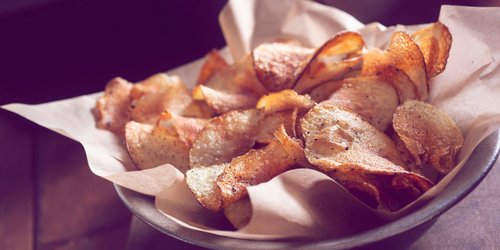 Der perfekte Snack aus Resten: Kartoffelschalen-Chips aus dem Airfryer