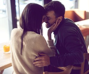 Du stehst immer auf Männer, die wie dein Bruder sind? Das könnte dahinter stecken