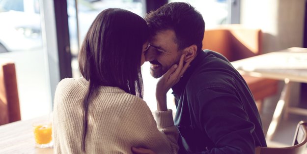 Du datest immer wieder Männer, die wie dein Bruder sind? Das könnte dahinter stecken