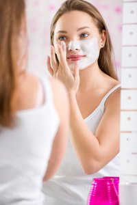 Mitesser Maske richtig auftragen Mitesser Maske richtig auftragen