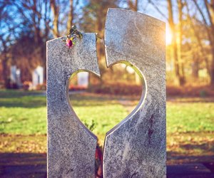 17 lustige Grabsteine, die den Tod gar nicht mehr so traurig wirken lassen