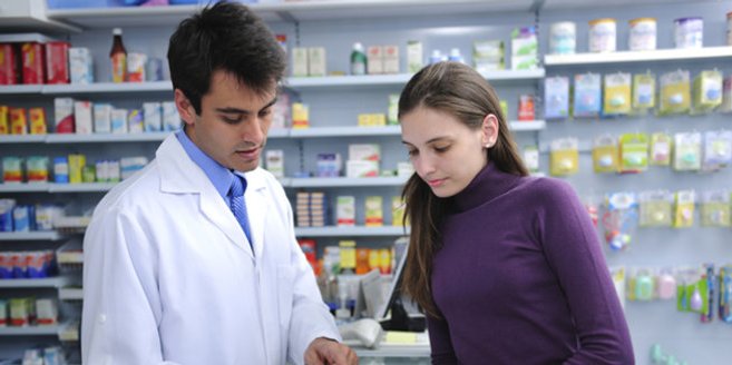 Bromocriptin: Frau in der Apotheke. Bromocriptin: Frau in der Apotheke.