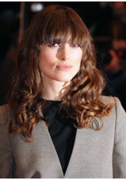 Keira Knightley zickt mit Scarlett Johansson rum. Keira Knightley zickt mit Scarlett Johansson rum.