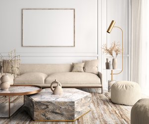 In Weiß und Gold: Diese 4 Deko-Ideen sorgen für luxuriöse Akzente