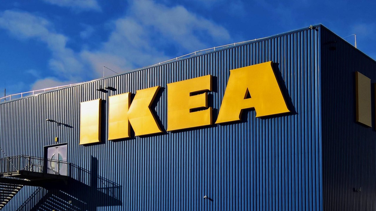 Ikea ruft derzeit ein beliebtes USB-Ladegerät wegen Verbrennungsgefahr zurück.