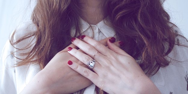 Shellac ohne Aceton entfernen: Mit diesem Geheimtipp klappt es!