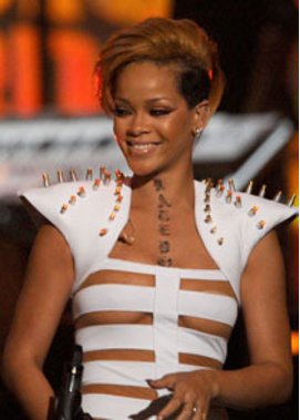 Rihanna zeigt sich nackt im Internet Rihanna zeigt sich nackt im Internet
