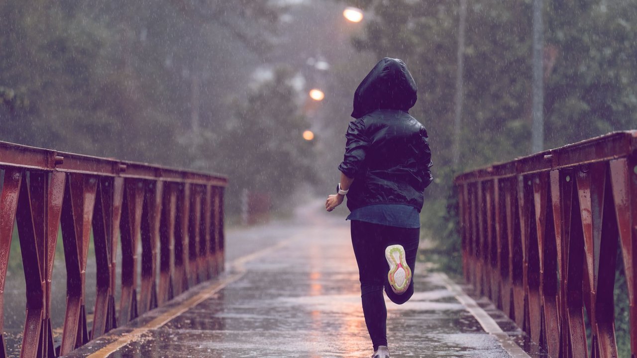 Joggen bei Regen: Was sollte ich beachten?