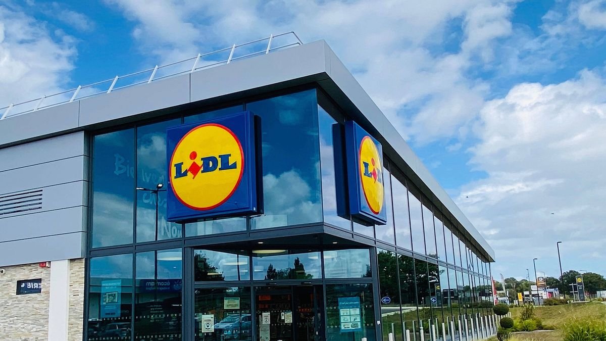 Mit den Rollos von Lidl bist du für den Sommer gewappnet.