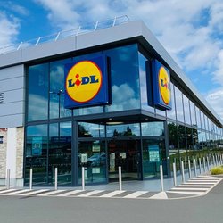 Perfektes Schlafklima: Dunkle und kühle Nächte dank Rollos von Lidl in verschiedenen Größen