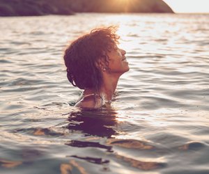 Diese 6 aquatischen Sommer-Parfums sind wie ein Sprung ins kühle Wasser