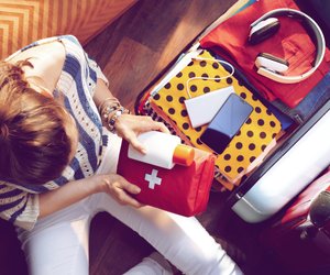 Reiseapotheke: Mit dieser Checkliste bist du im Urlaub sicher!