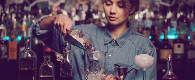 11 Cocktail-Tricks, die nur Profi-Barkeeper kennen