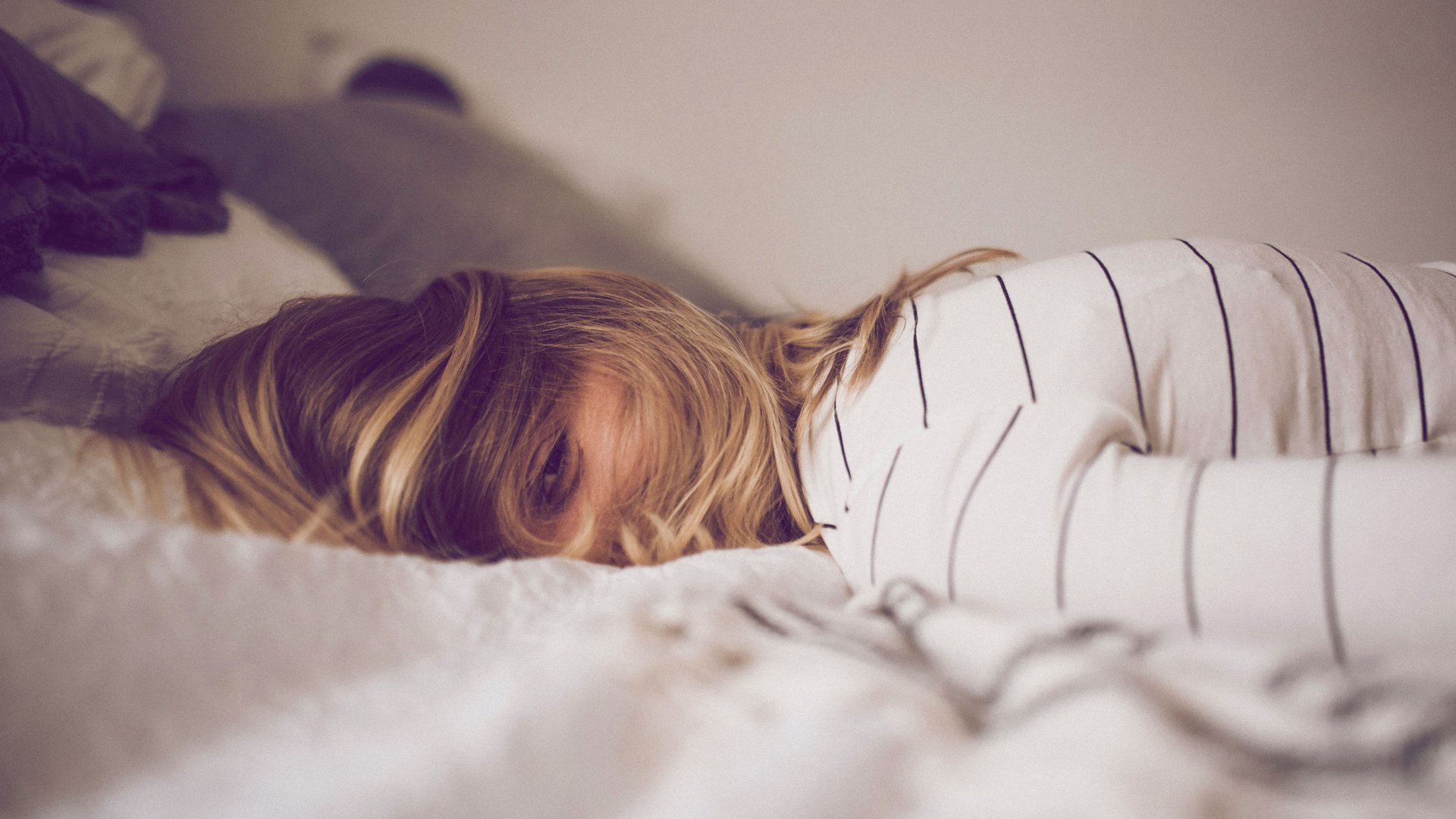 Warum-du-dich-abends-st-ndig-ausgelaugt-f-hlst-auch-ohne-k-rperliche-Anstrengung