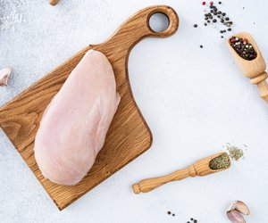 Fleisch auftauen: So machst du es richtig und keimfrei!
