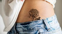 Tattoo an der Leiste: Wie schmerzhaft ist das Tattoo und welches Motiv bietet sich an?