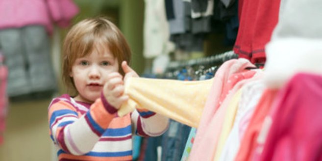 Eine neue Greenpeace-Studie zeigt, wie schadstoffbelastet Kinderkleidung ist Eine neue Greenpeace-Studie zeigt, wie schadstoffbelastet Kinderkleidung ist