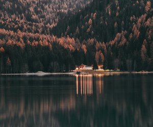 Du liebst Fitzeks Thriller? Dann fülle düstere Herbstnachmittage mit diesen schaurigen Hörbüchern