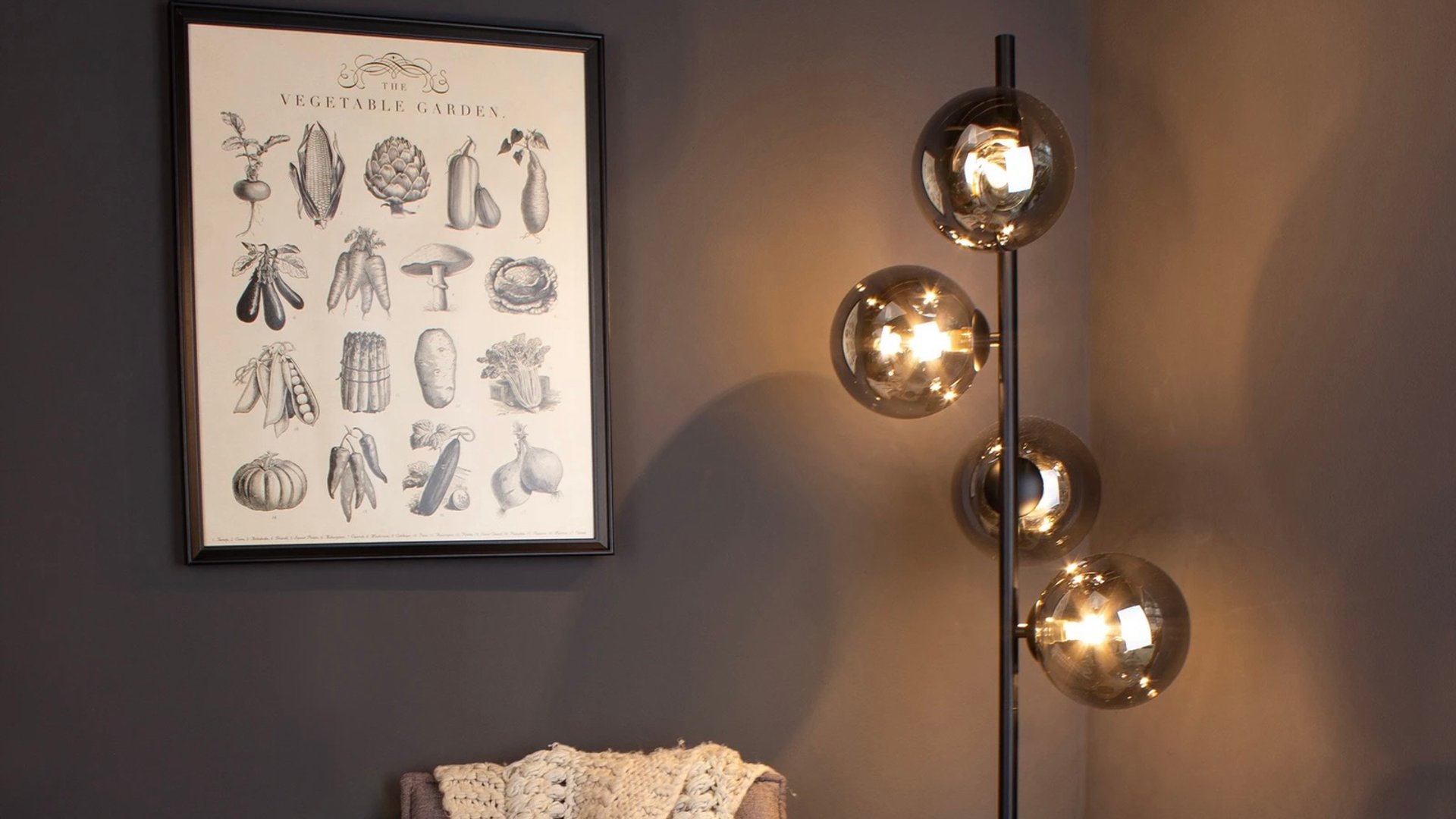 Designer-Chic-zum-Schn-ppchenpreis-Mit-dieser-Rauchglaskugel-Lampe-wirkt-dein-Wohnzimmer-sofort-teurer