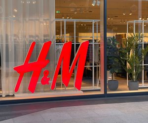 Dieser hellblaue Cardigan von H&M wäre perfekt für Hermine Granger