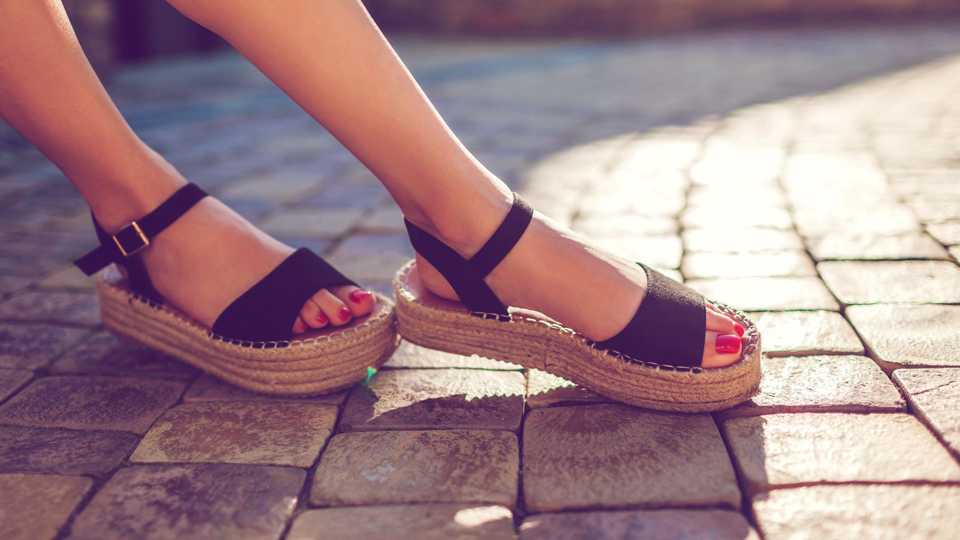 Stinkende-F-e-in-Ballerinas-Diese-5-Produkte-retten-dich-im-Sommer