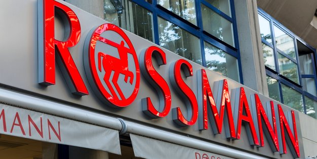 Genieße gemütliche Stunden mit dieser Vanille-Duftkerze von Rossmann