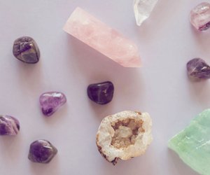 5 Edelsteine, die negative Energien in deinem Leben vertreiben