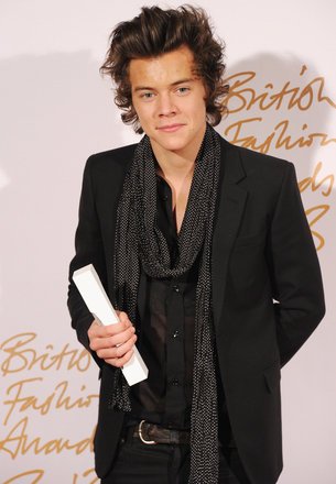 Harry Styles wurde für seinen Stil geehrt Harry Styles wurde für seinen Stil geehrt