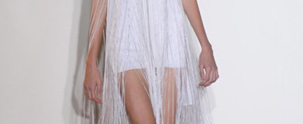 Fransenkleid von Jil Sander.