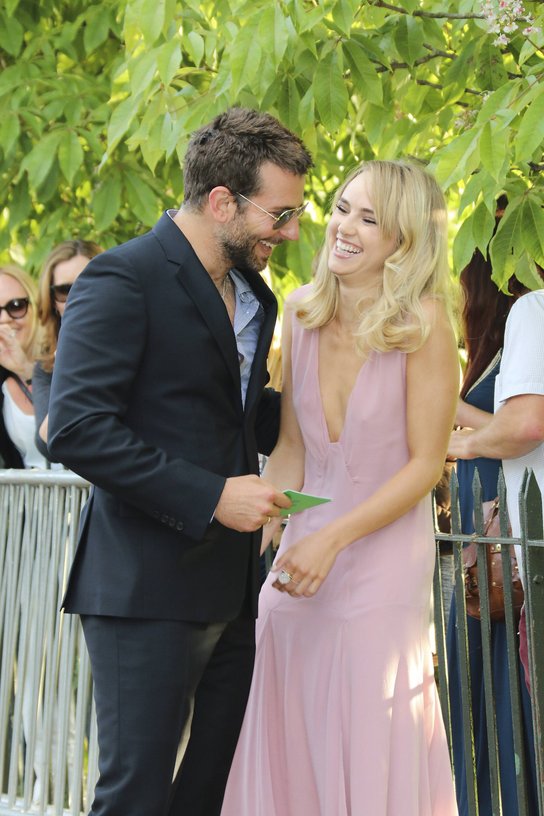 Robert Pattinsons Freundin Suki Waterhouse Robert Pattinsons Freundin Suki Waterhouse