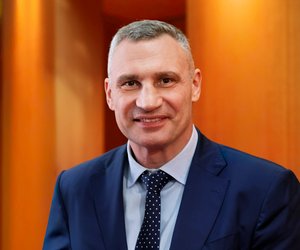 Vitali&#x20;Klitschko&#x3A;&#x20;Welche&#x20;Frau&#x20;steht&#x20;an&#x20;seiner&#x20;Seite&#x3F;