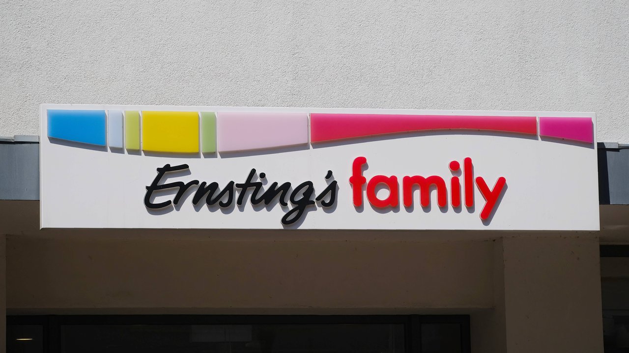 Mit den günstigen Wohnaccessoires von Ernsting's family wird es Zuhause garantiert gemütlich.