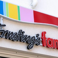 Niedlich und dekorativ: Das Herz-Deko-Tablett bei Ernsting's family ist ein echter Hingucker