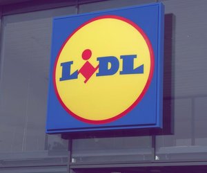 Total begehrt: Diese Lidl-Sitzbank mit praktischem Stauraum ist ein Muss