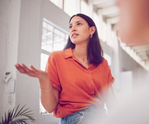 „Nimm's doch nicht persönlich“: So antwortest du schlagfertig (ohne passiv-aggressiv zu wirken)